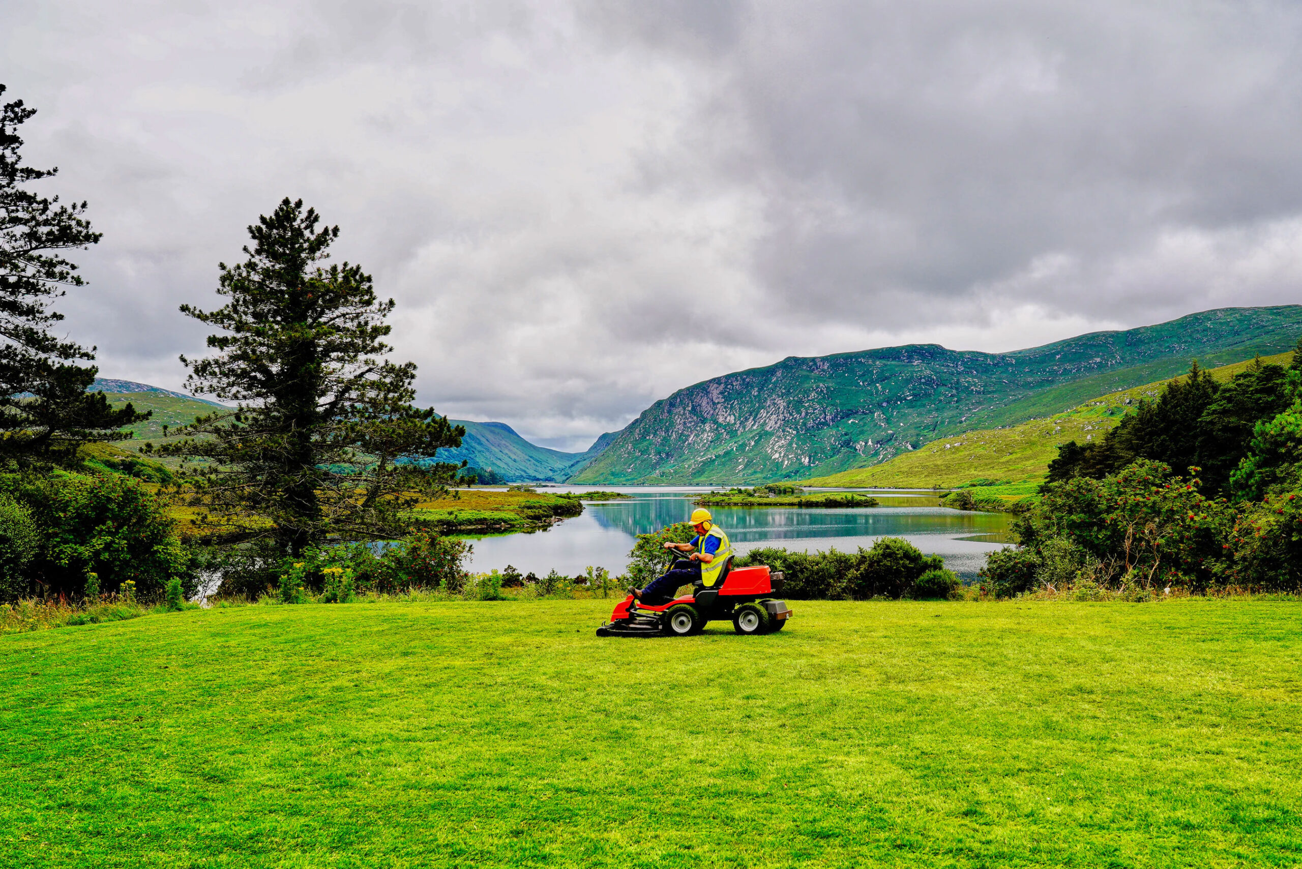 Ride On Lawnmower